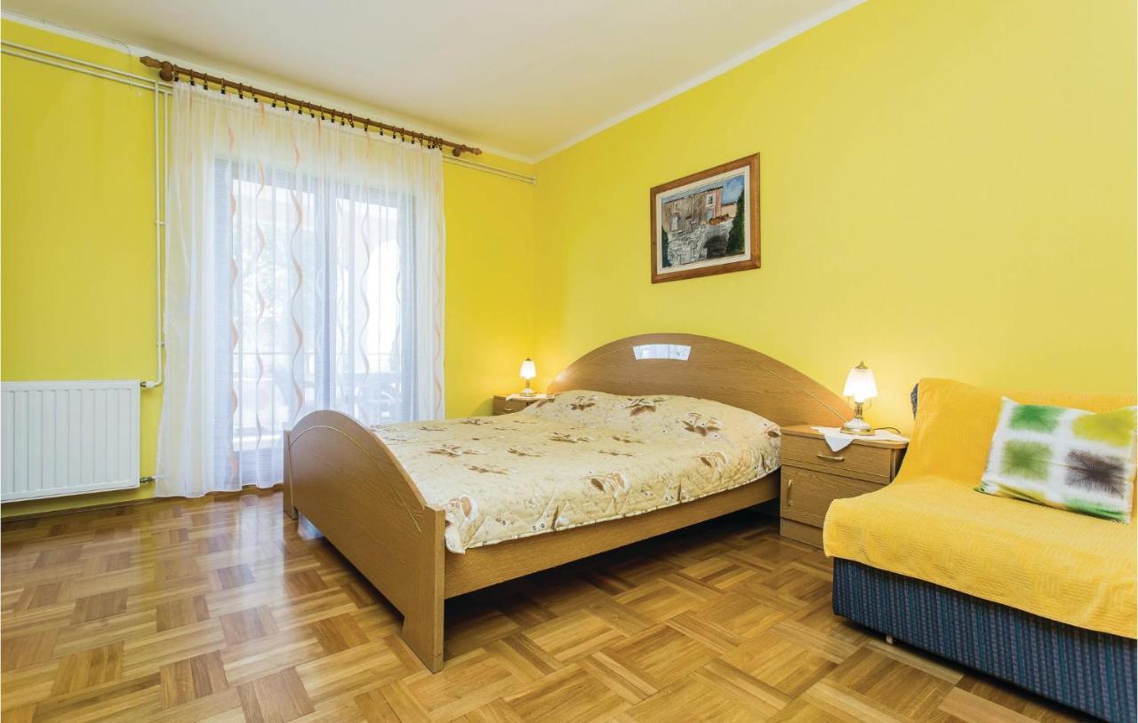Stunning Apartment In Krk With Kitchen Krk Town Exteriör bild