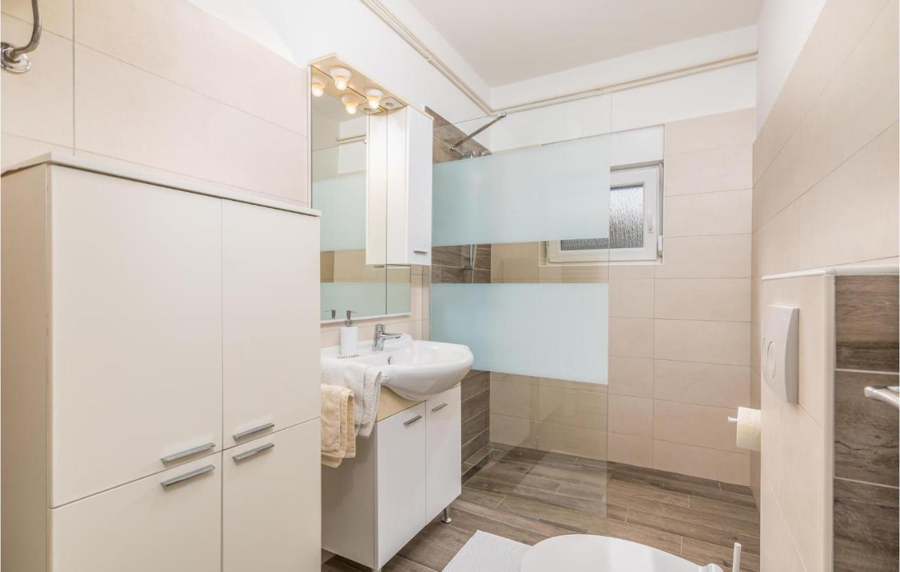 Stunning Apartment In Krk With Kitchen Krk Town Exteriör bild