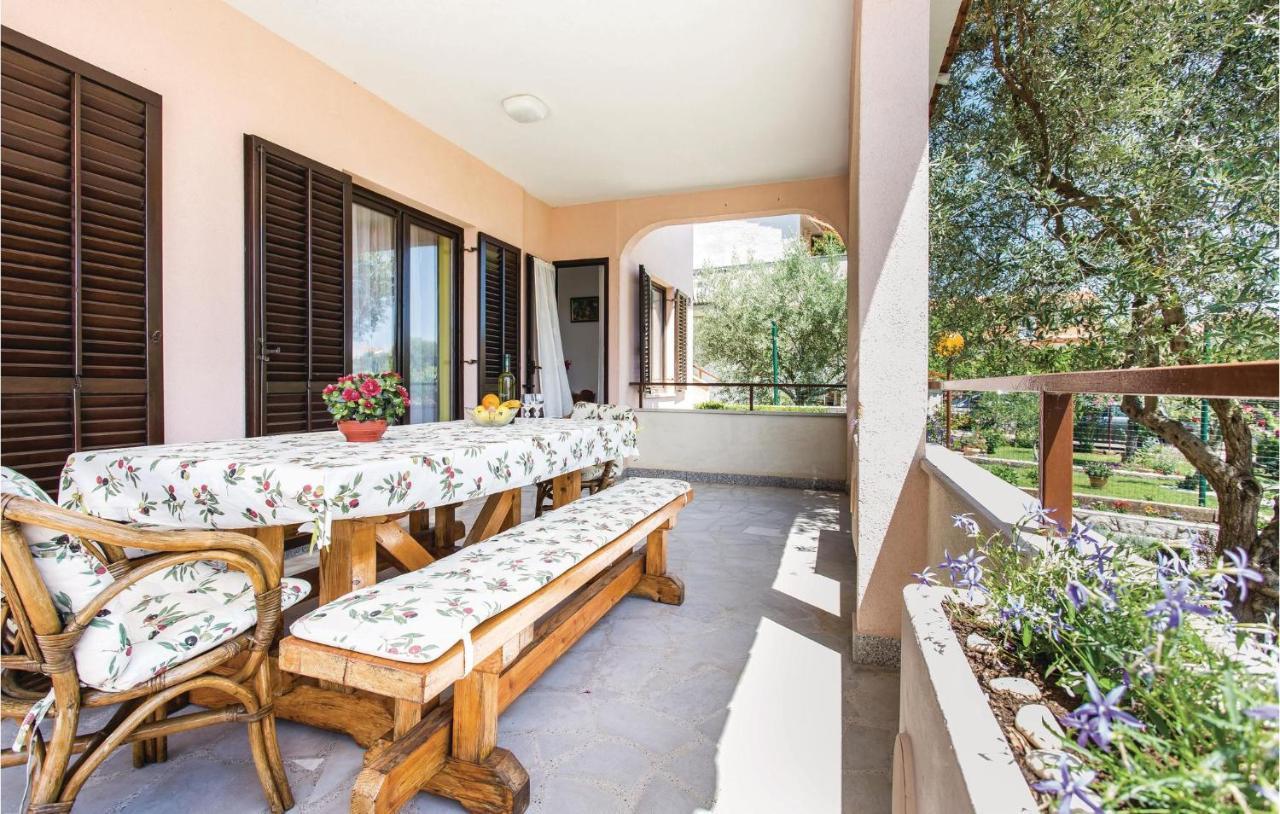 Stunning Apartment In Krk With Kitchen Krk Town Exteriör bild