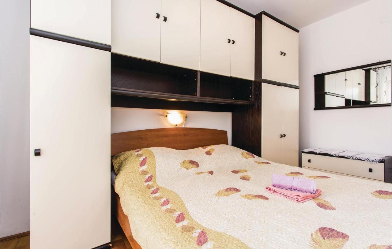 Stunning Apartment In Krk With Kitchen Krk Town Exteriör bild