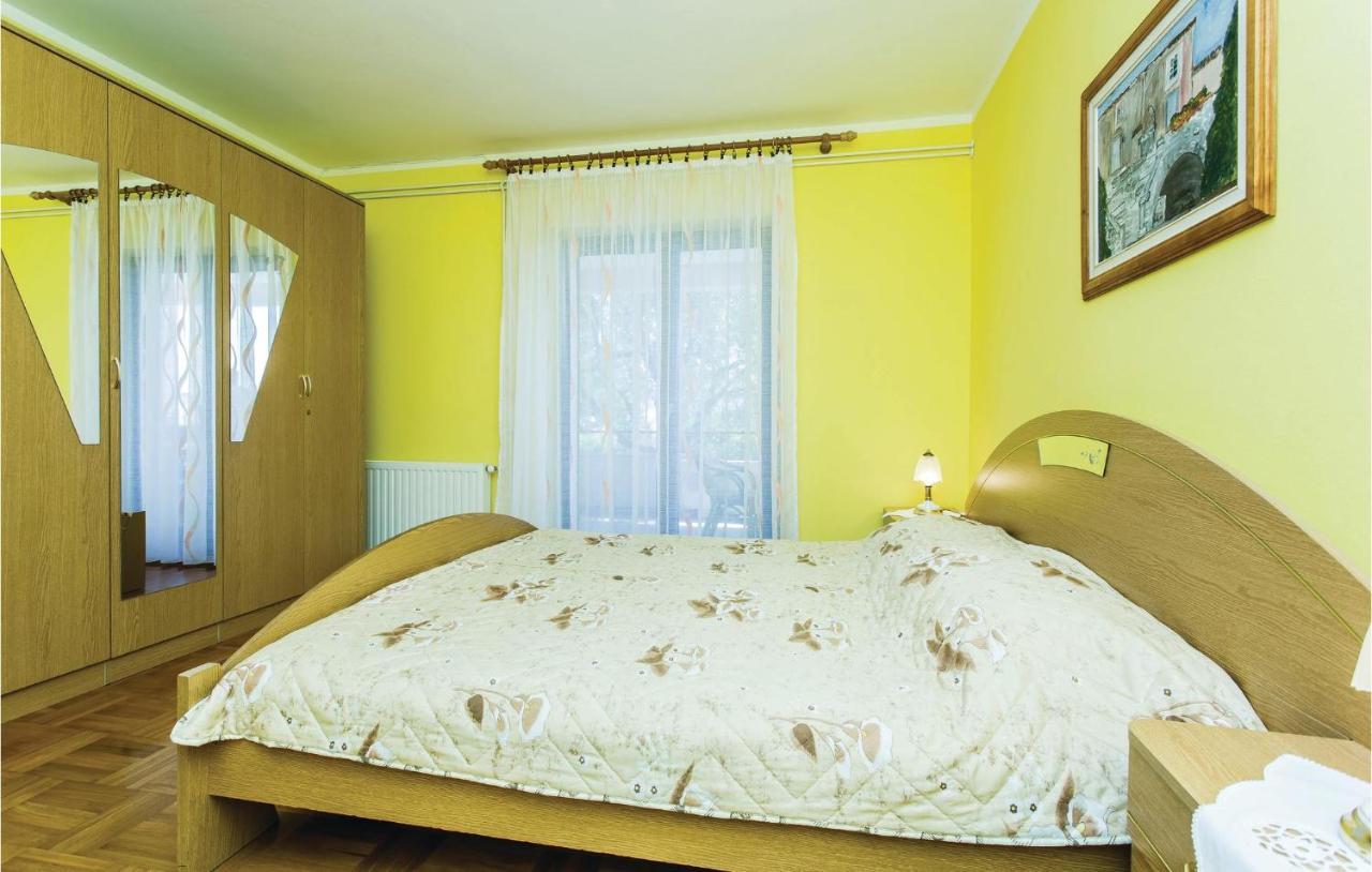 Stunning Apartment In Krk With Kitchen Krk Town Exteriör bild